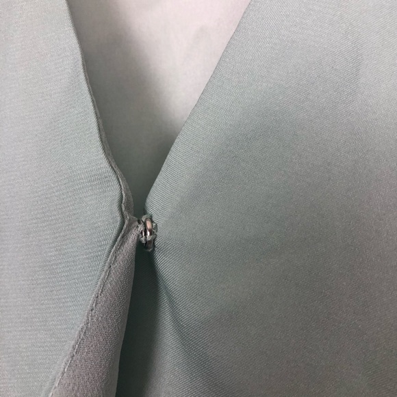 Vince Camuto Floral Cross Over Short Sleeve Top - Picture 4 of 7